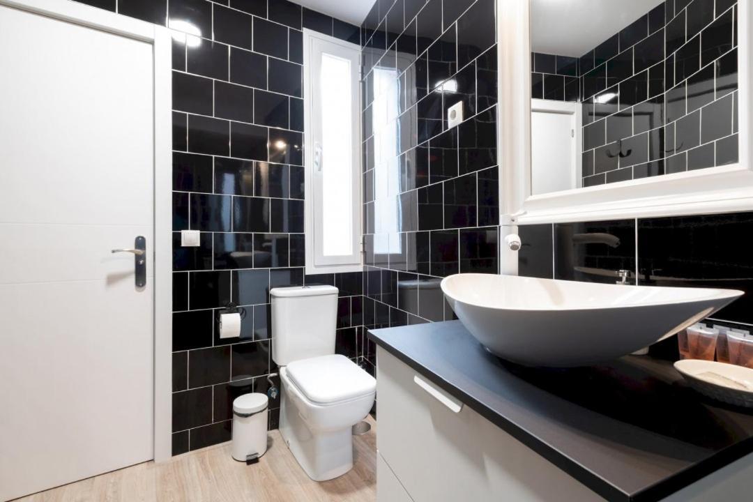 3 Bedrooms 1 Bathroom Furnished - Lavapies- Mintystay Madrid Exterior photo