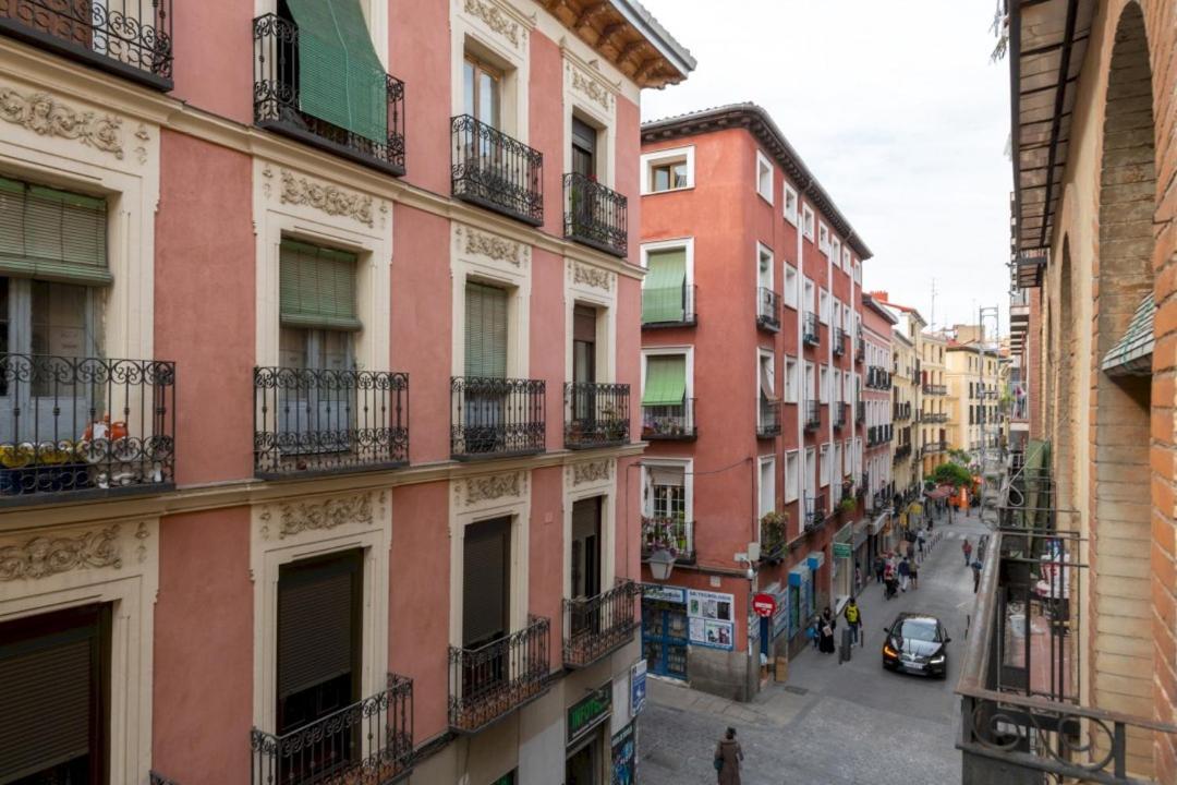 3 Bedrooms 1 Bathroom Furnished - Lavapies- Mintystay Madrid Exterior photo