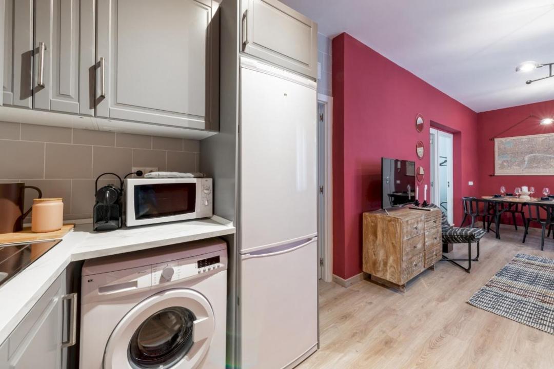 3 Bedrooms 1 Bathroom Furnished - Lavapies- Mintystay Madrid Exterior photo